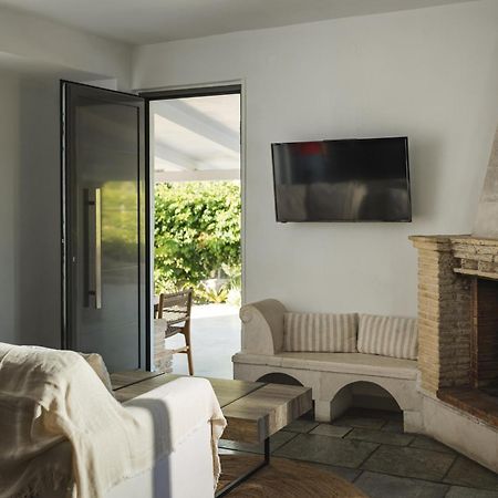 Binios Villa - Private Pool, Walking Distance From The Beach Vasilikí Buitenkant foto