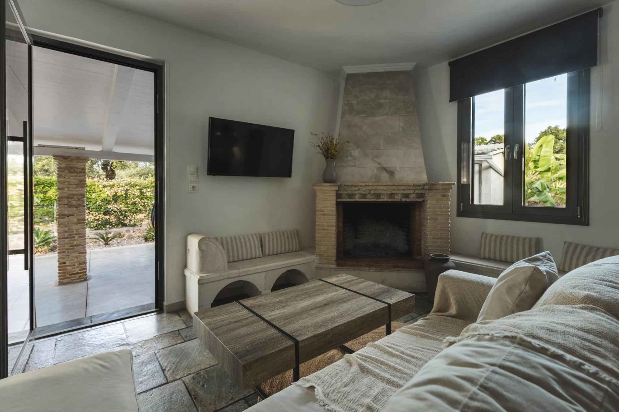 Binios Villa - Private Pool, Walking Distance From The Beach Vasilikí Buitenkant foto