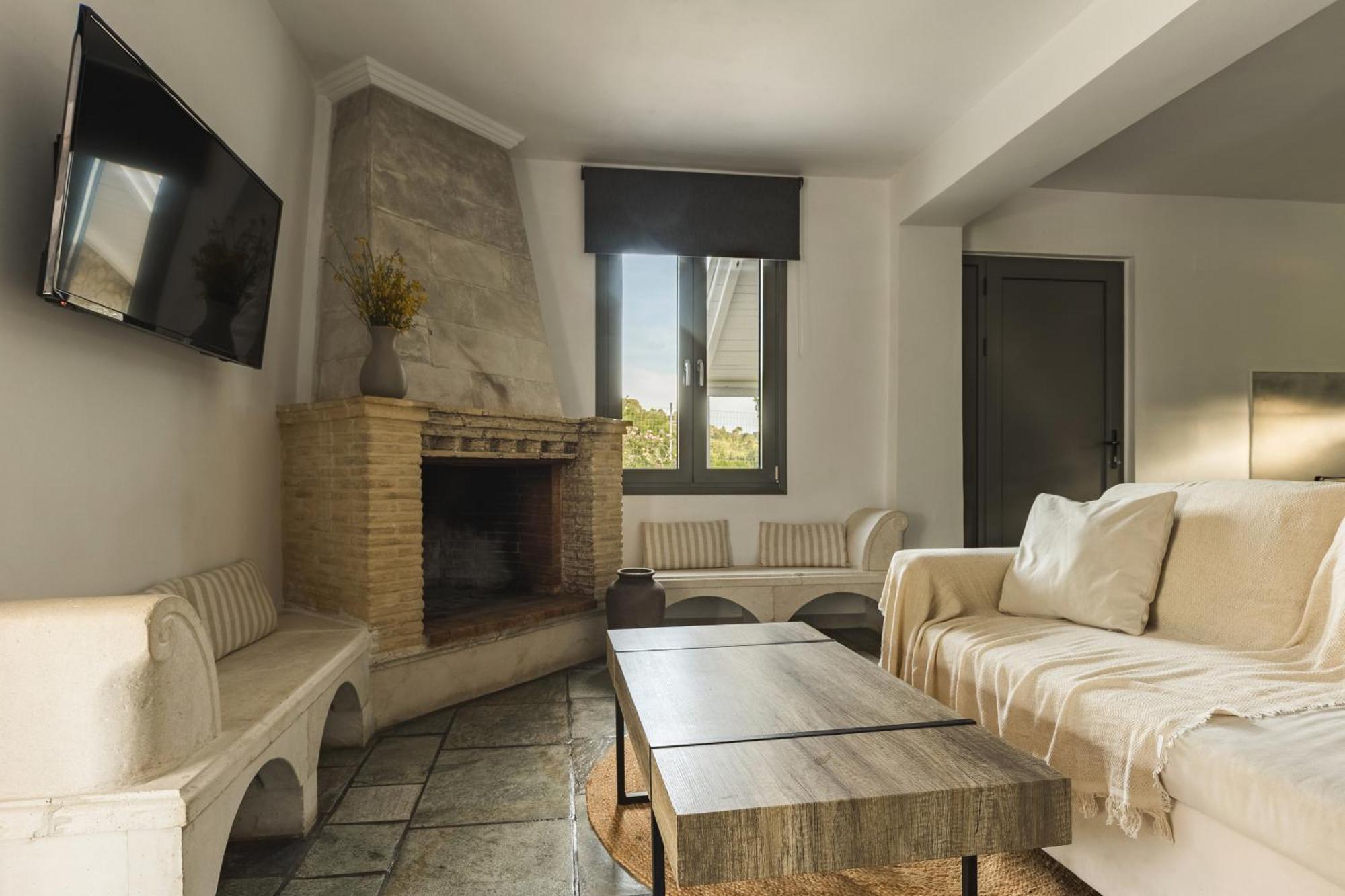 Binios Villa - Private Pool, Walking Distance From The Beach Vasilikí Buitenkant foto